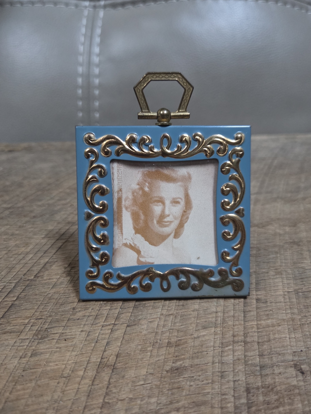 Vintage Mid-Century Modern Blue Enamel Mini Square Frame w/ Wire Easel B1P